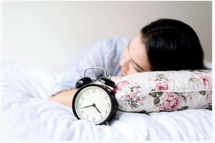 如何获得更多深度睡眠:12 种有科学依据的方法