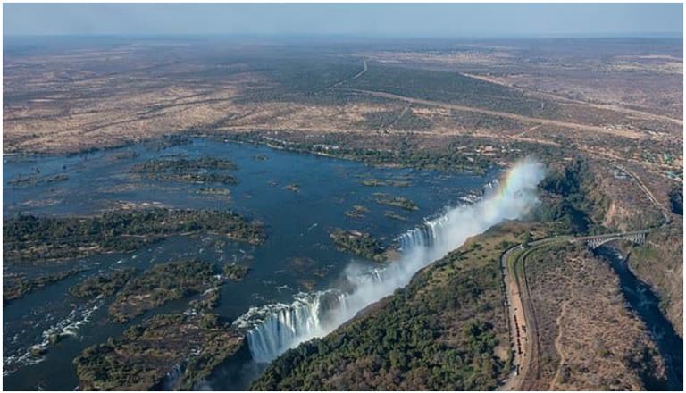 维多利亚瀑布（赞比亚和津巴布韦）