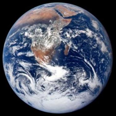 1972 年拍摄的地球原始“蓝色大理石”图像