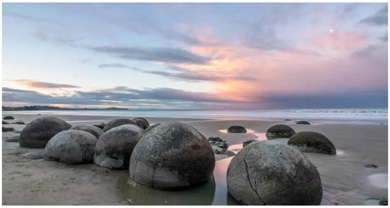 摩拉基巨石（新西兰）